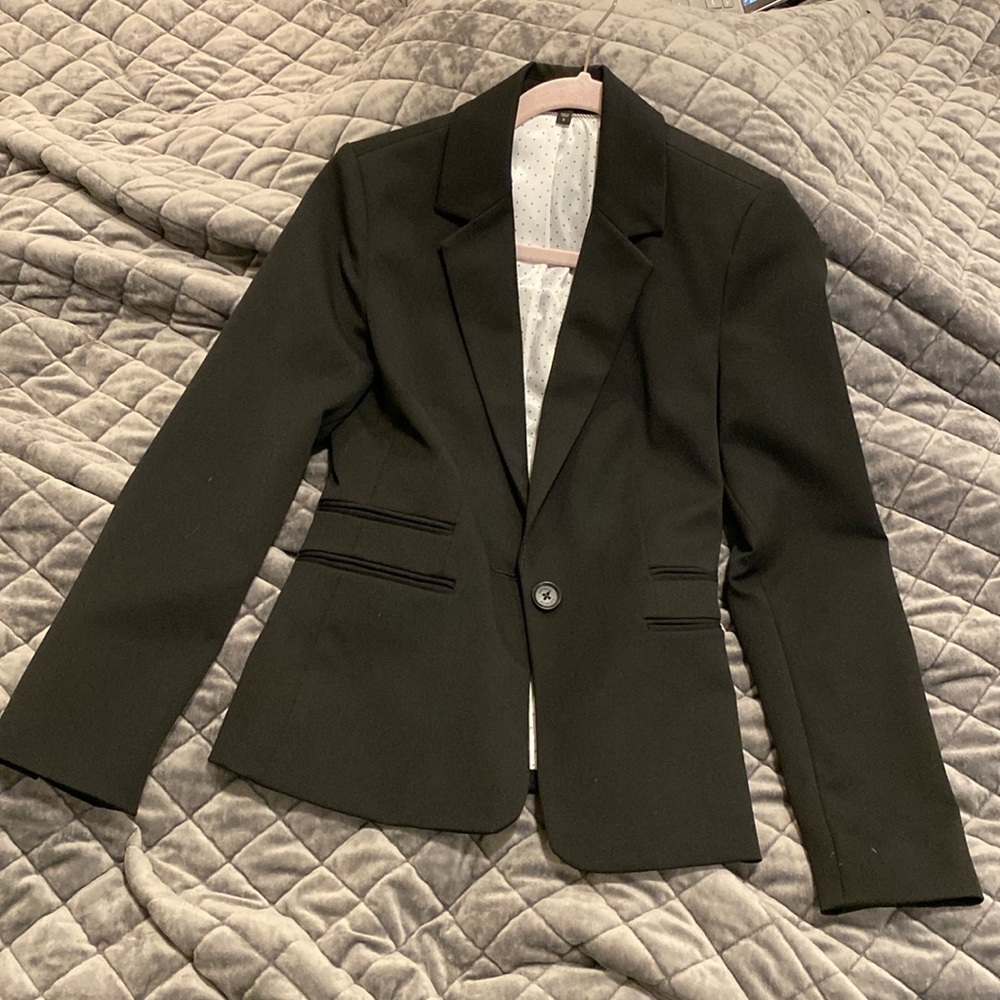 Womens Express Black Blazer size 0 with pockets
